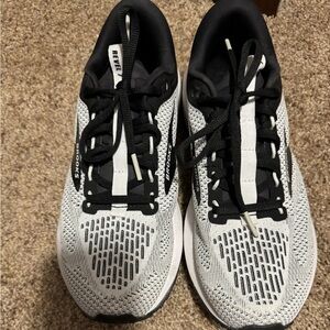 Men’s Brook Revel 7